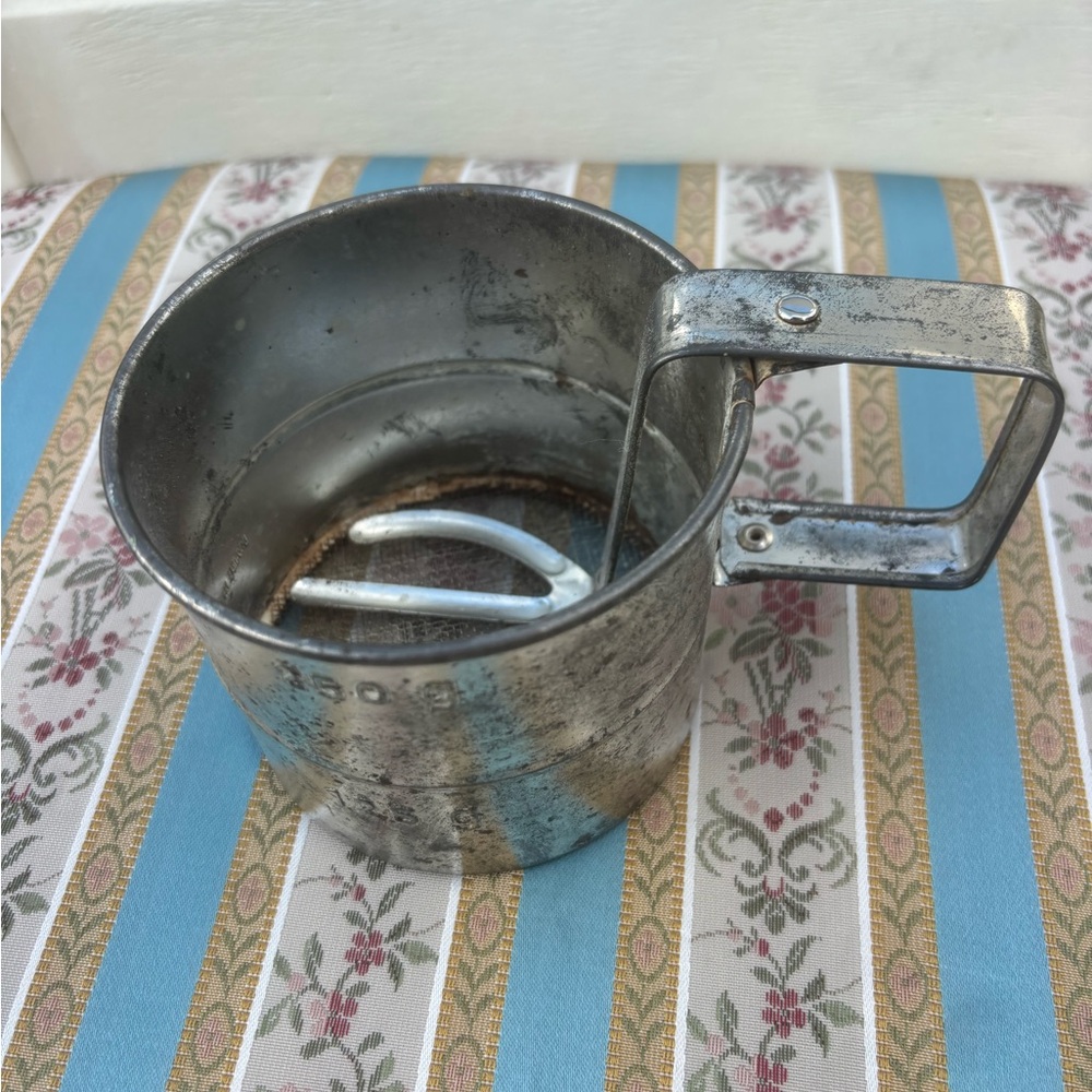 Vintage German Made Flour Sifter 250 g 125 g